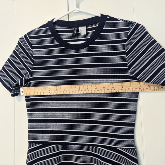H&M Divided Striped Knit T-shirt Dress - Picture 3 of 9